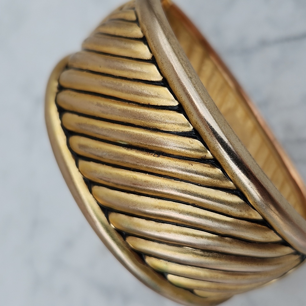 PREMIER DESIGNS CALDWELL GOLD CLAMPER BANGLE BRACELET - Picture 3 of 6